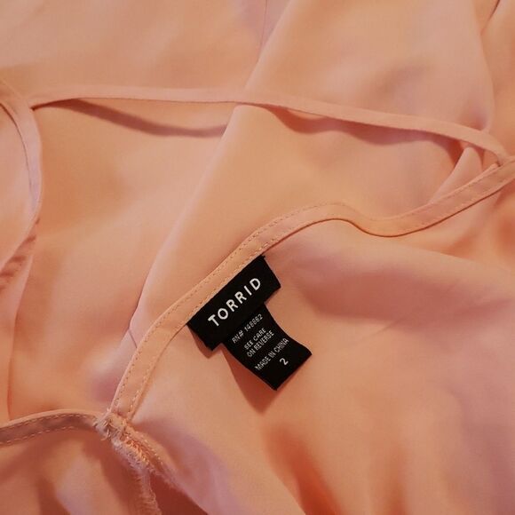 𝅺Torrid Peach High Low Hi-Lo Blouse Plus Size 2‎ - Picture 3 of 9